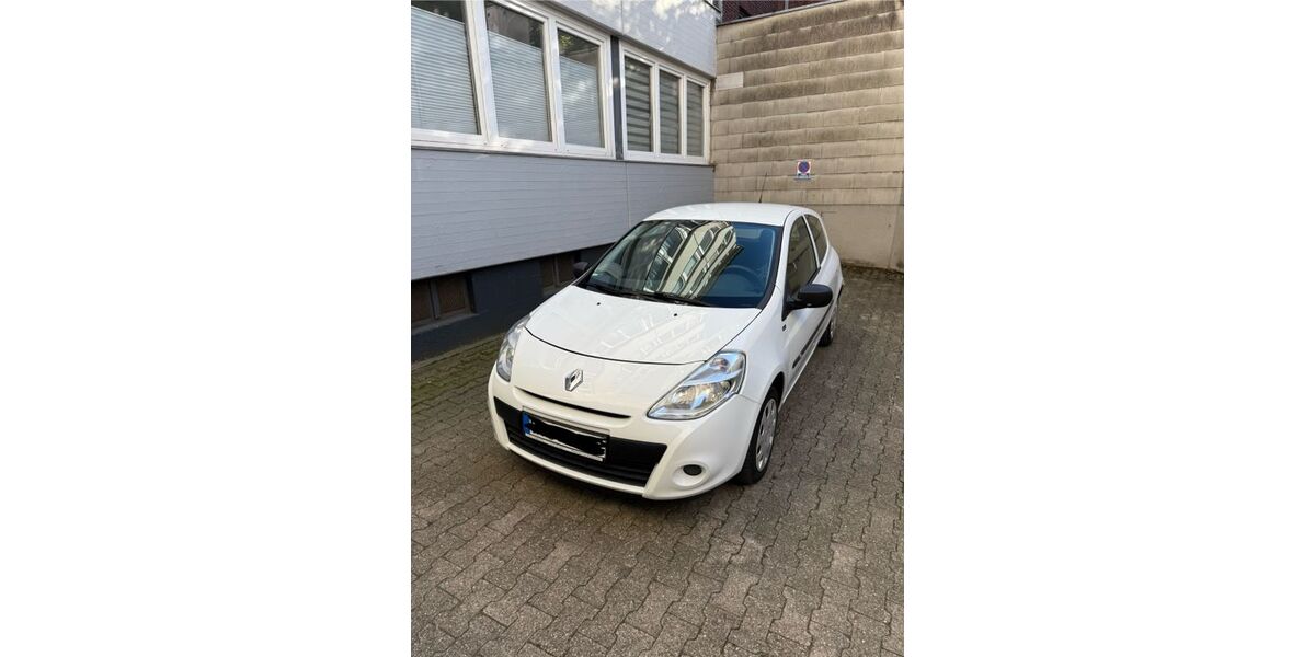Renault Clio 85.000 km 3.499 &euro; Aachen 52064