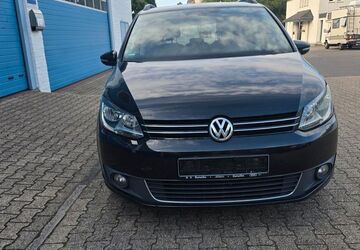 VW Touran 289.000 km 5.000 &euro; Aachen 52068