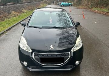 Peugeot 208 141.500 km 4.350 &euro; Düren 52351