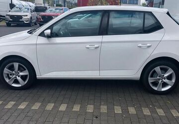 Skoda Fabia 76.509 km 9.000 &euro; Aachen 52074