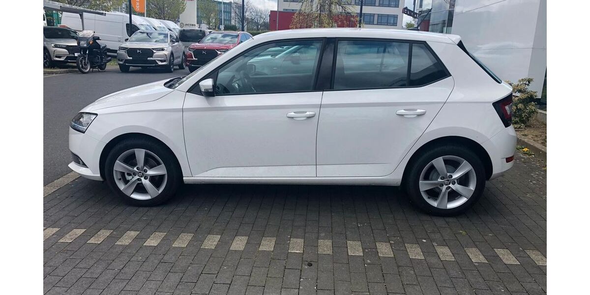 Skoda Fabia 76.509 km 9.000 &euro; Aachen 52074