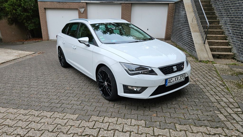 Seat Leon 131.000 km 10.799 &euro; Aachen 52066