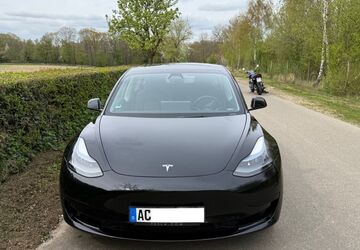 Tesla Model 3 49.000 km 27.900 &euro; Übach-Palenberg 52531