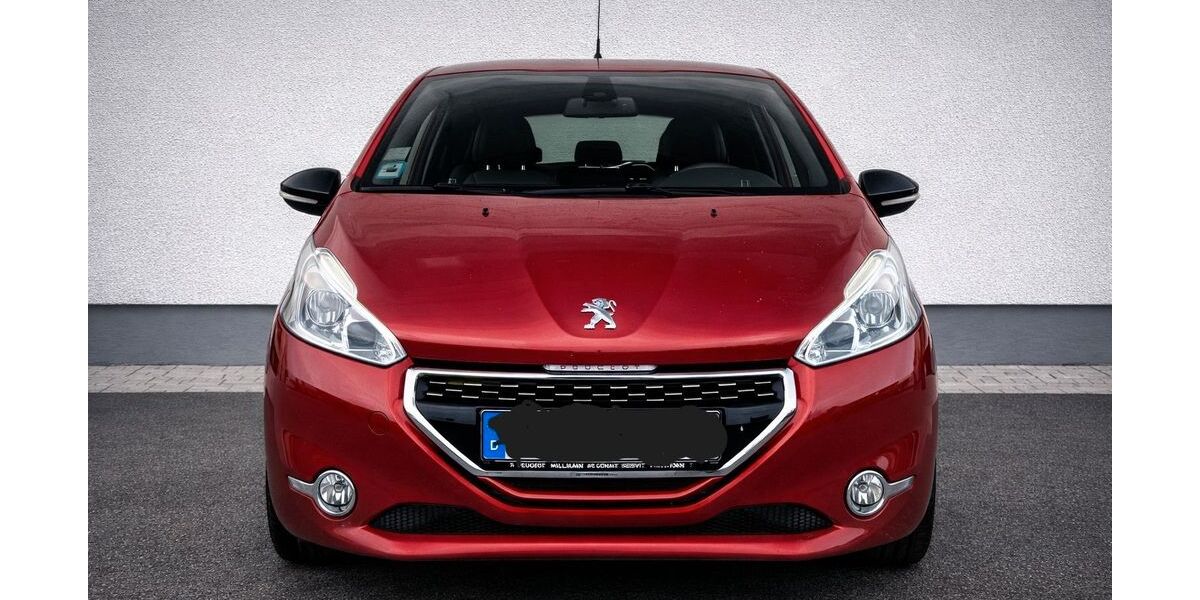Peugeot 208 136.000 km 6.800 &euro; Simmerath 52152