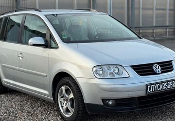 VW Touran 118.000 km 5.499 &euro; Düren-Merken 52353