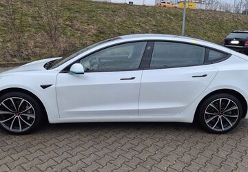 Tesla Model 3 46.000 km 26.499 &euro; Linnich 52441
