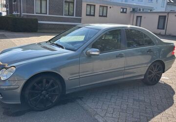 Mercedes-Benz C 200 384.000 km 2.200 &euro; Aachen 52068