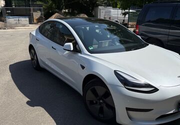 Tesla Model 3 74.000 km 22.999 &euro; Aachen 52062