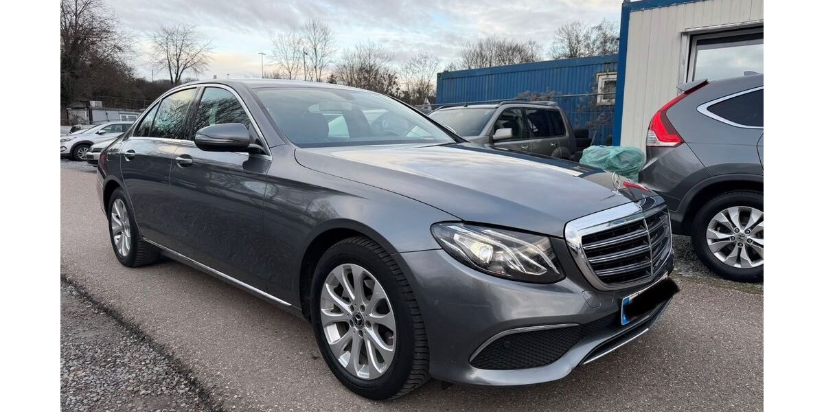 Mercedes-Benz E 220 145.000 km 19.900 &euro; aachen 52070