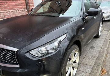 INFINITI QX70 131.000 km 15.000 &euro; Jülich 52428