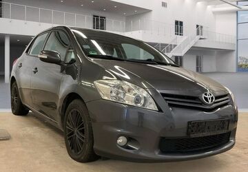 Toyota Auris 249.000 km 3.499 &euro; Würselen 52146