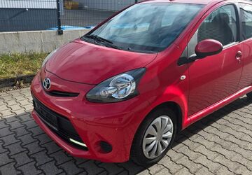 Toyota Aygo (X) 181.000 km 2.990 &euro; Eschweiler 52249
