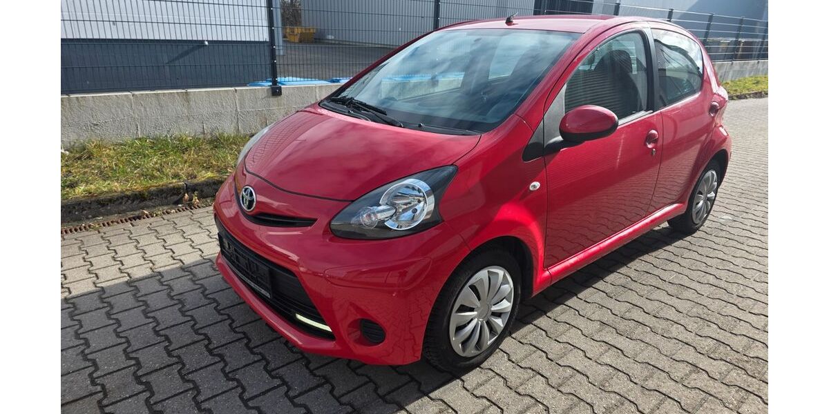 Toyota Aygo (X) 181.000 km 2.990 &euro; Eschweiler 52249