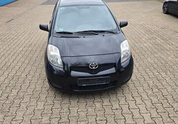Toyota Yaris 175.000 km 2.700 &euro; Aachen 52068