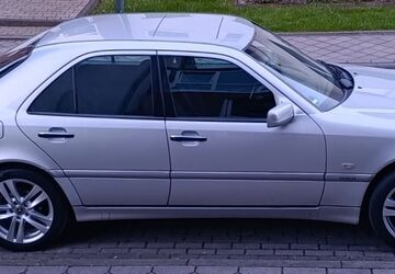 Mercedes-Benz C 180 157.000 km 4.850 &euro; Aachen 52062