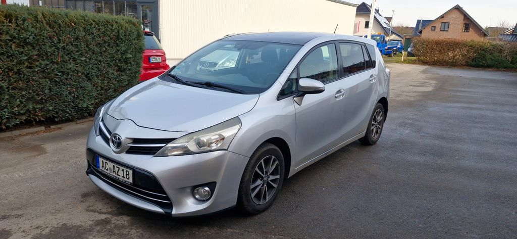 Toyota Verso 269.000 km 5.300 &euro; Eschweiler 52249