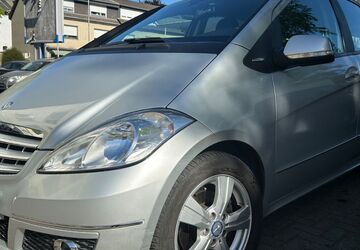 Mercedes-Benz A 160 118.800 km 5.950 &euro; Düren 52353