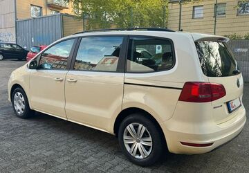 VW Sharan 381.281 km 5.700 &euro; Aachen 52068