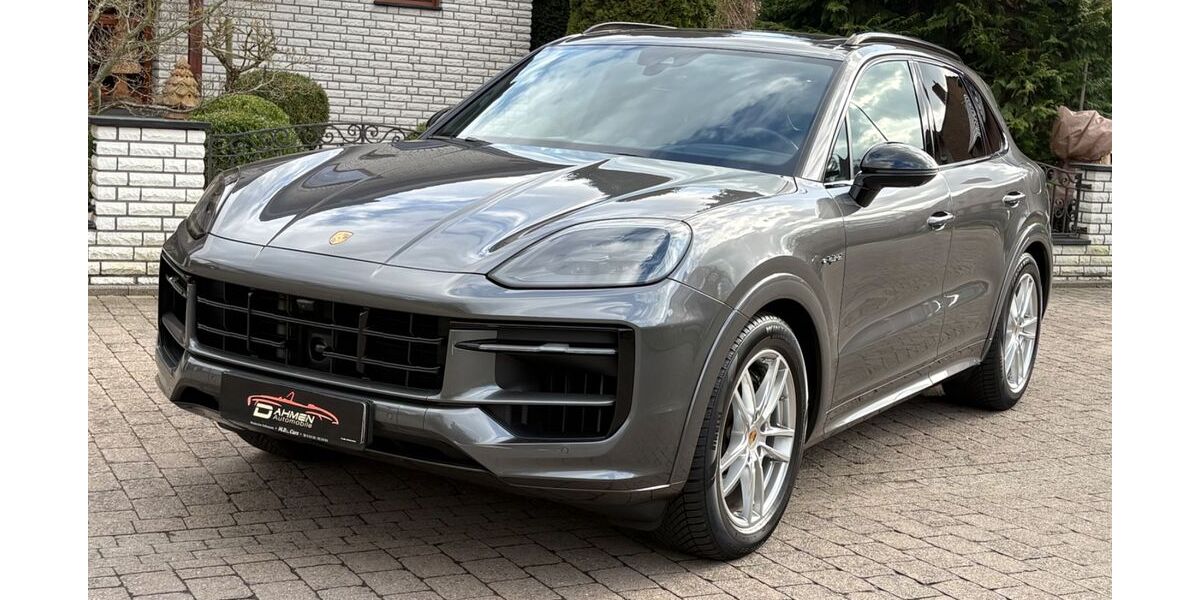 Porsche Cayenne 28.000 km 119.990 &euro; Niederzier-Selhausen 52382