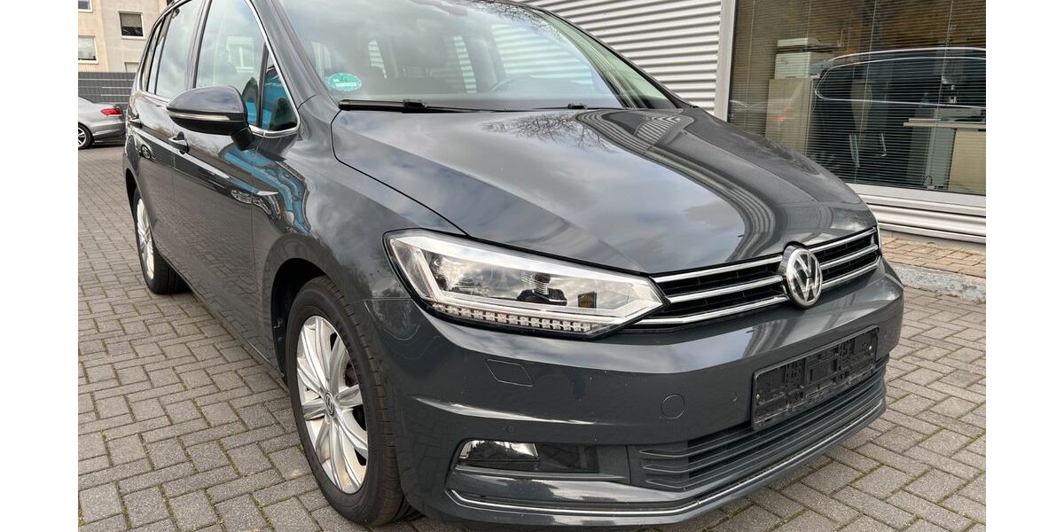 VW Touran 118.000 km 23.850 &euro; Aachen 52078