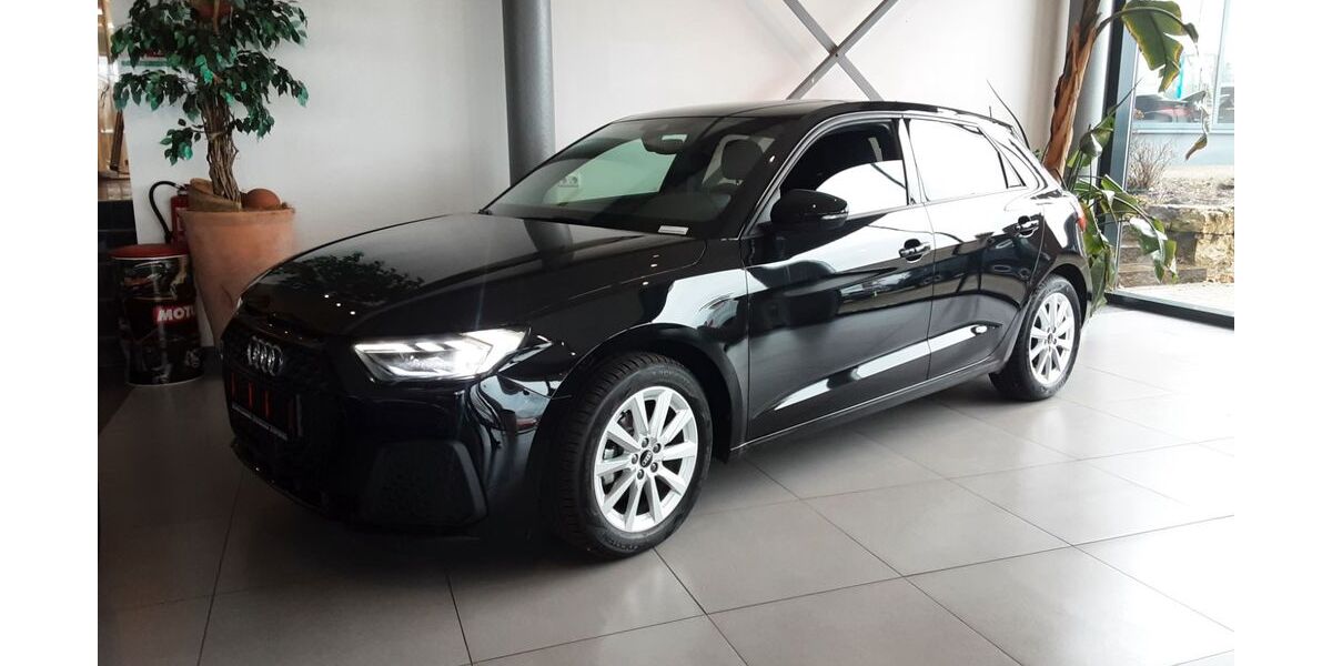 Audi A1 13.300 km 21.990 &euro; Monschau (bei Aachen) 52156