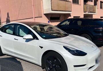 Tesla Model 3 44.840 km 29.550 &euro; Aachen 52074