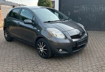 Toyota Yaris 167.094 km 3.799 &euro; Kreuzau 52372