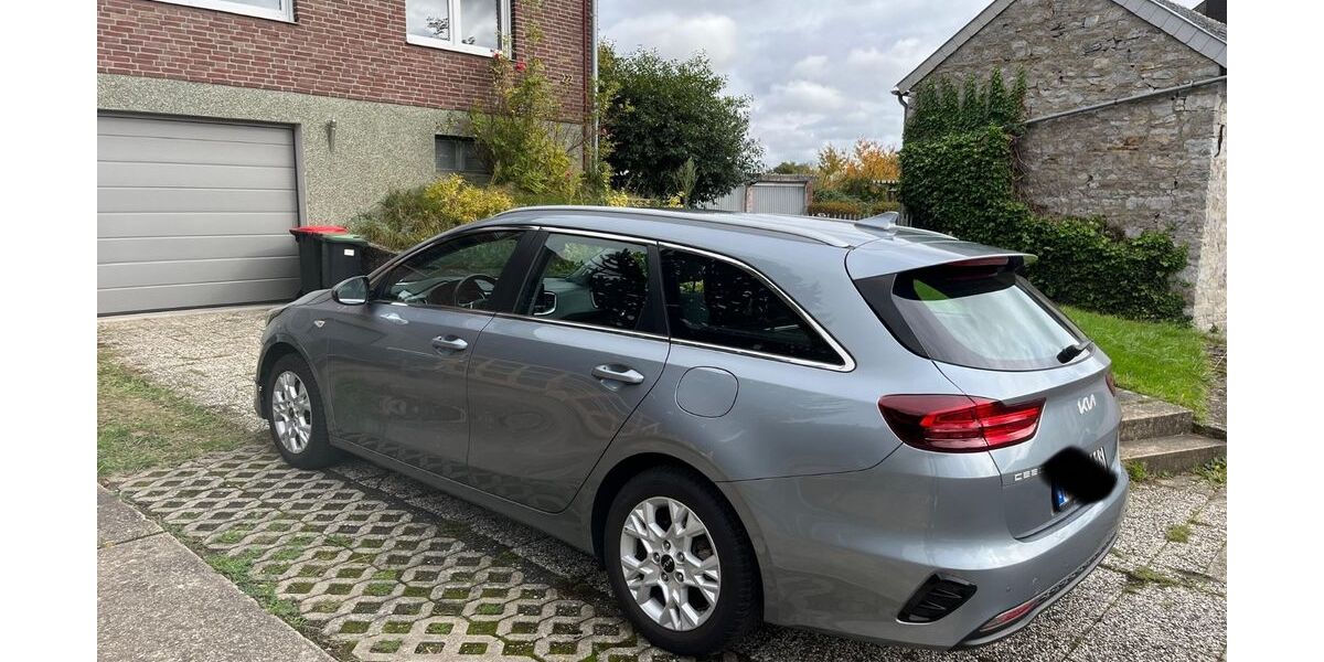 Kia ceed Sportswagon 54.000 km 17.900 &euro; Aachen 52076