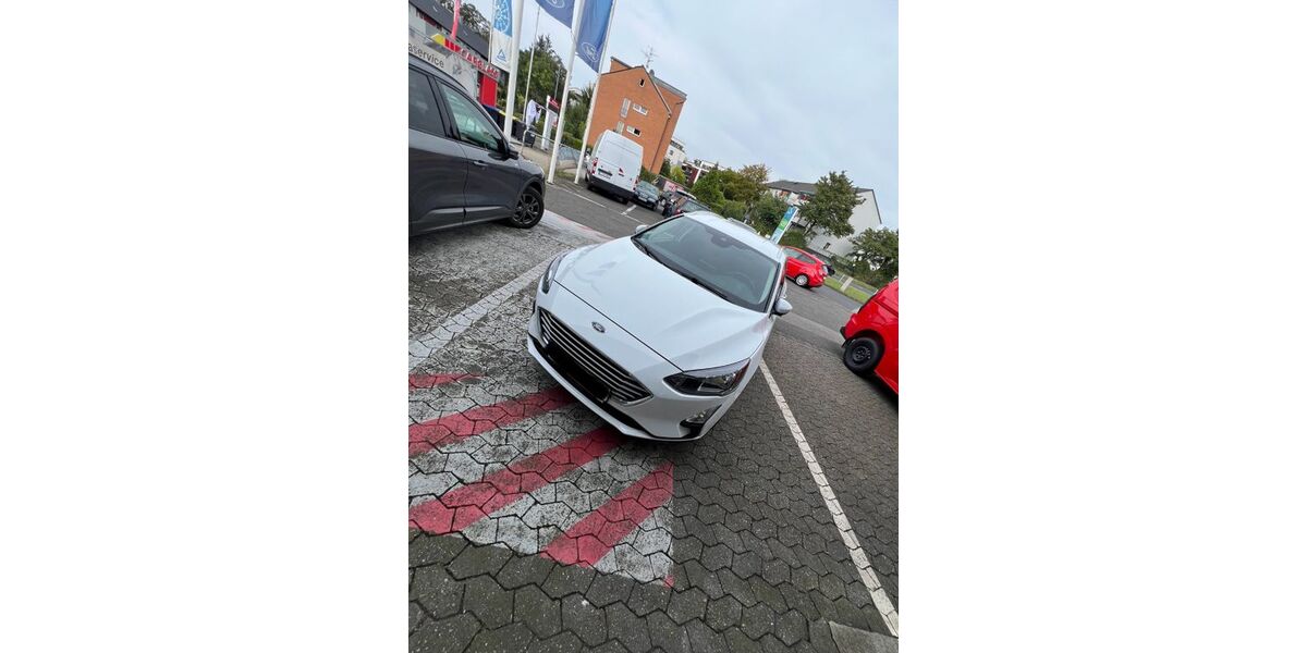 Ford Focus 96.300 km 11.000 &euro; Düren 52355