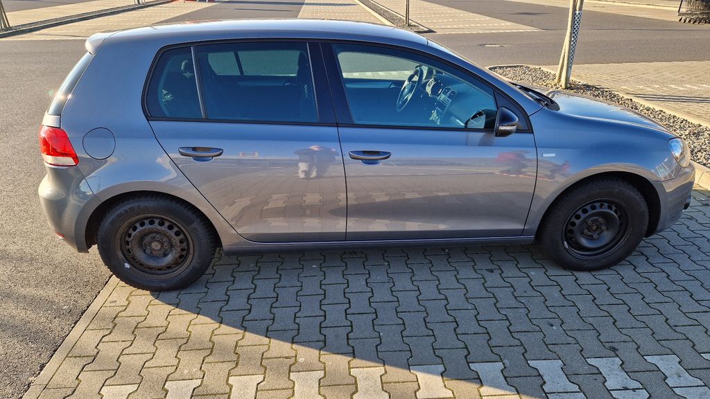 VW Golf 143.600 km 6.399 &euro; Niederzier 52382