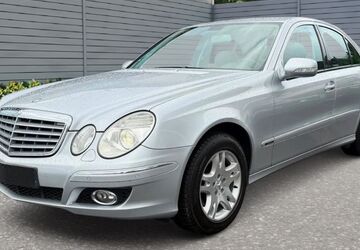Mercedes-Benz E 200 84.000 km 9.900 &euro; Aachen 52080