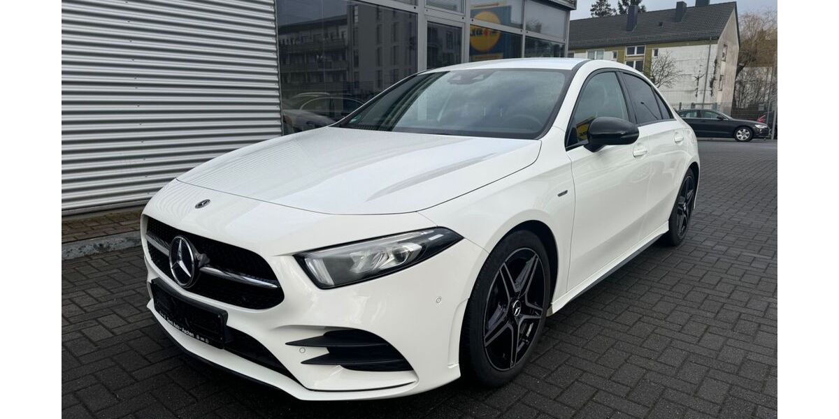 Mercedes-Benz A 180 117.900 km 23.600 &euro; Aachen 52078