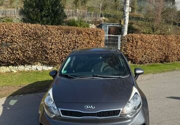 Kia Rio 102.953 km 6.800 &euro; Roetgen 52159