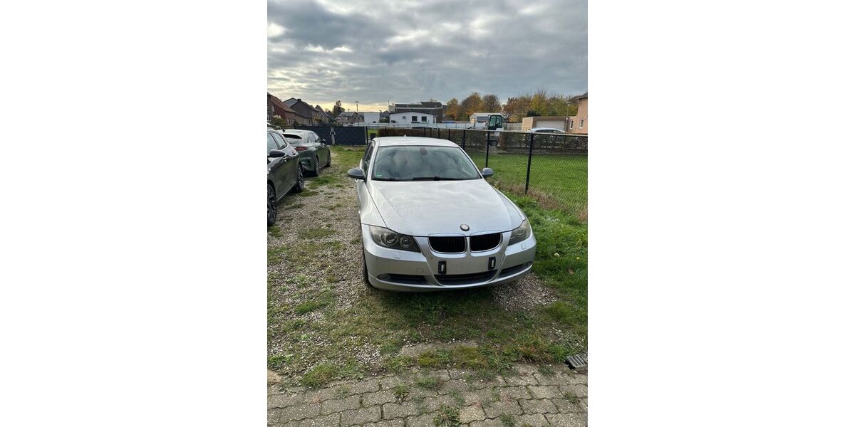 BMW 320 330.000 km 3.000 &euro; Selfkant 52538