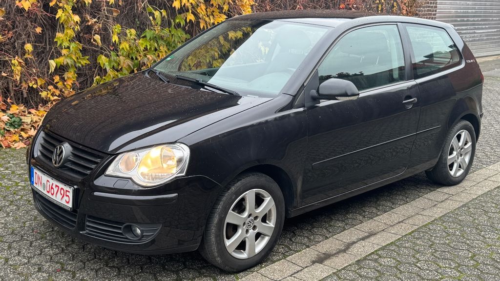 VW Polo 183.000 km 2.499 &euro; DÜREN 52353
