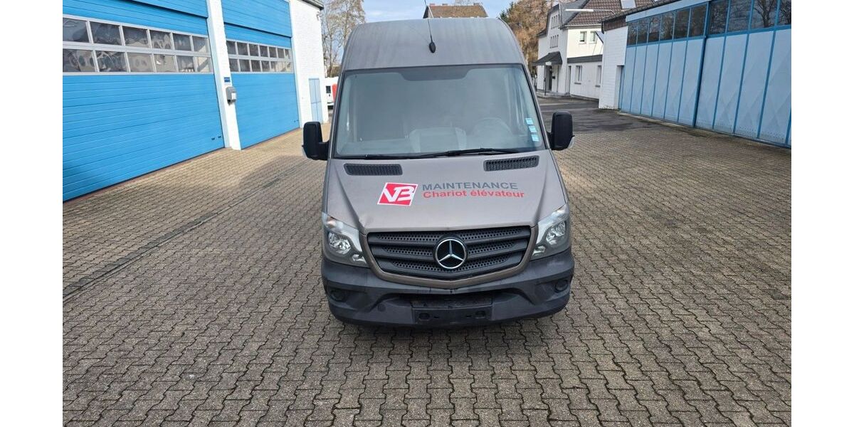 Mercedes-Benz Sprinter 220.000 km 10.700 &euro; Aachen 52068