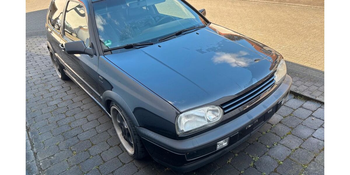 VW Golf 236.000 km 2.990 &euro; Baesweiler 52499