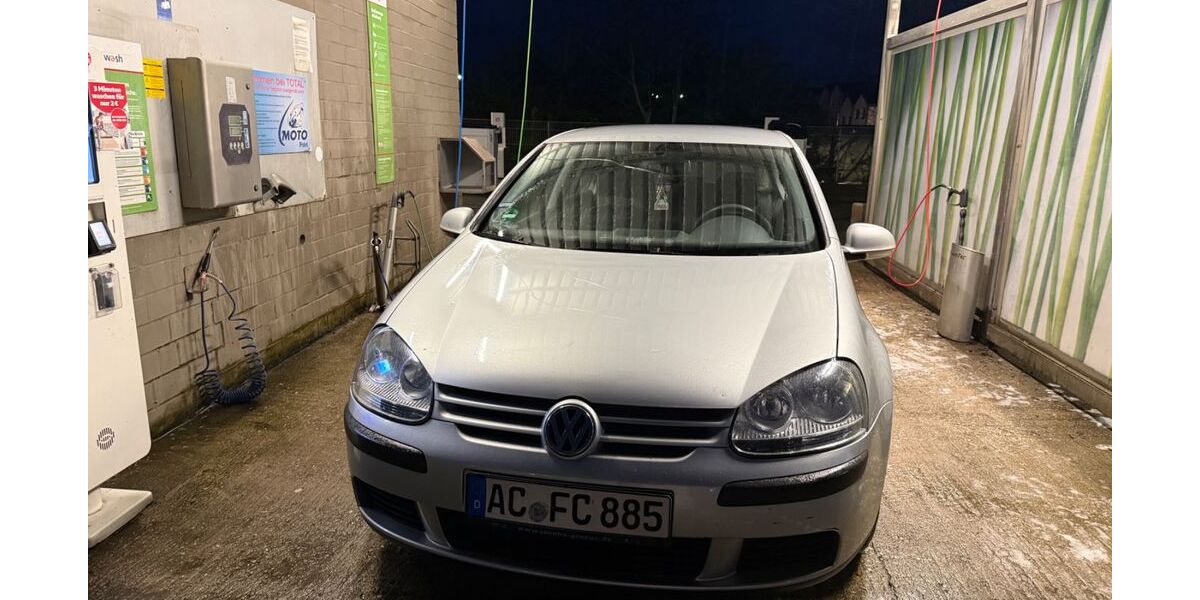 VW Golf 211.000 km 3.600 &euro; Eschweiler 52249