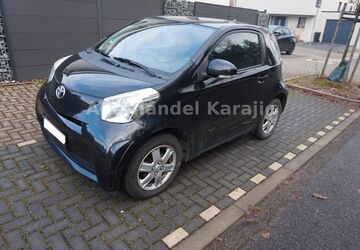 Toyota IQ 180.500 km 2.990 &euro; ESCHWEILER - KINZWEILER 52249