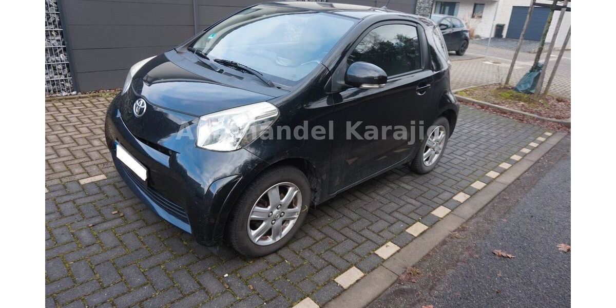 Toyota IQ 180.500 km 2.990 &euro; ESCHWEILER - KINZWEILER 52249