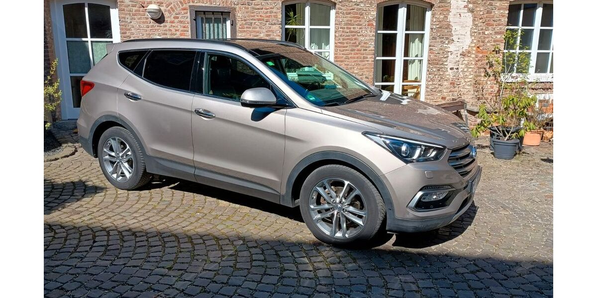 Hyundai SANTA FE 112.000 km 17.900 &euro; Herzogenrath 52134