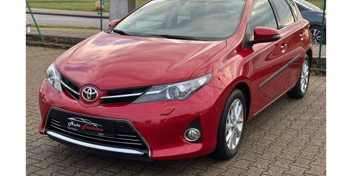 Toyota Auris 39.800 km 13.650 &euro; Jülich 52428