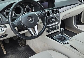 Mercedes-Benz C 220 238.000 km 8.900 &euro; Aachen 52072