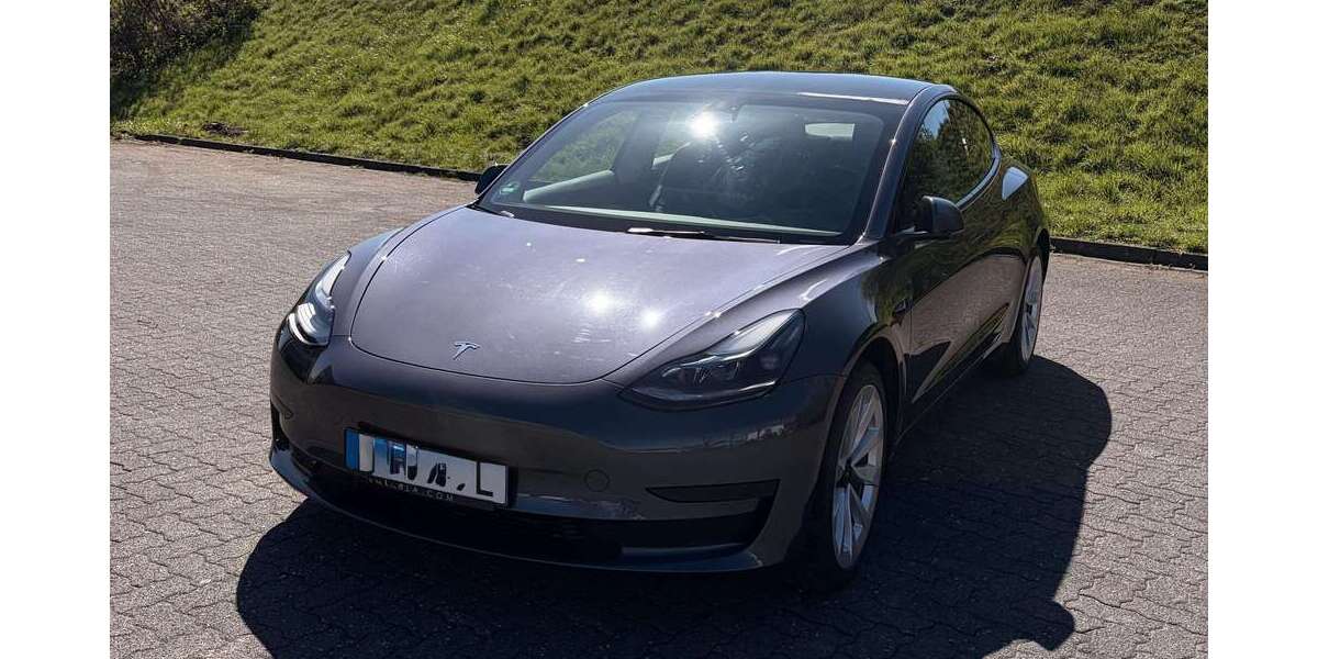 Tesla Model 3 12.000 km 30.500 &euro; Würselen, Stadt 52146