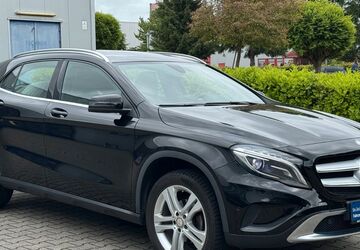 Mercedes-Benz GLA 180 97.044 km 15.900 &euro; Alsdorf 52477