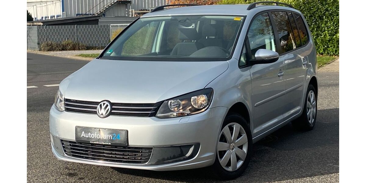 VW Touran 93.000 km 9.499 &euro; Jülich 52428