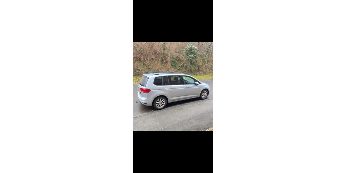 VW Touran 146.000 km 14.900 &euro; Stolberg 52224