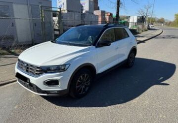 VW T-Roc 131.000 km 16.990 &euro; Aachen 52078