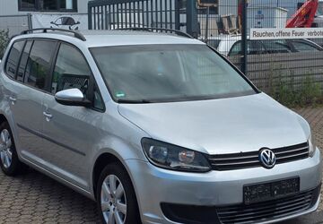VW Touran 232.187 km 2.999 &euro; Düren 52353