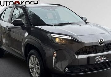 Toyota Yaris Cross 10.242 km 23.335 &euro; Düren 52351